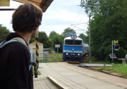 vláčkem