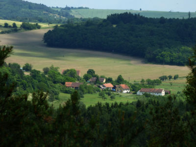 Hráz