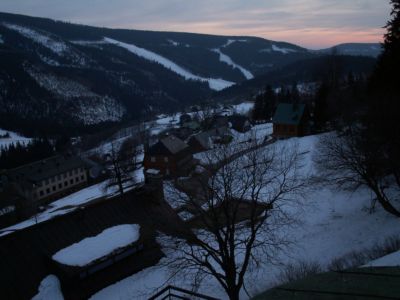výhled z okna hotelu Panorama