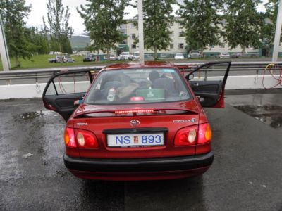 ještě, že maj na většině benzínek k dispozici mití zdarma