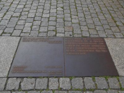 "kdo pálí knihy, pálí lidi"