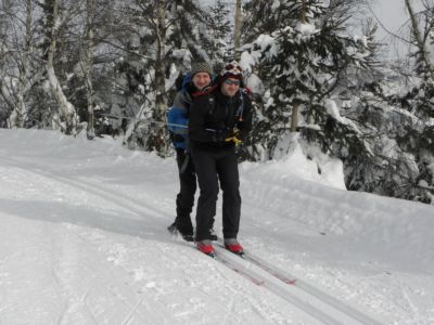 njn, jsou z chudý rodiny a tak maj jen na jedny lyže