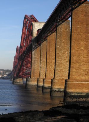 železniční most přes edinburghskou zátoku
