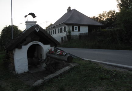 chaloupka s pecí